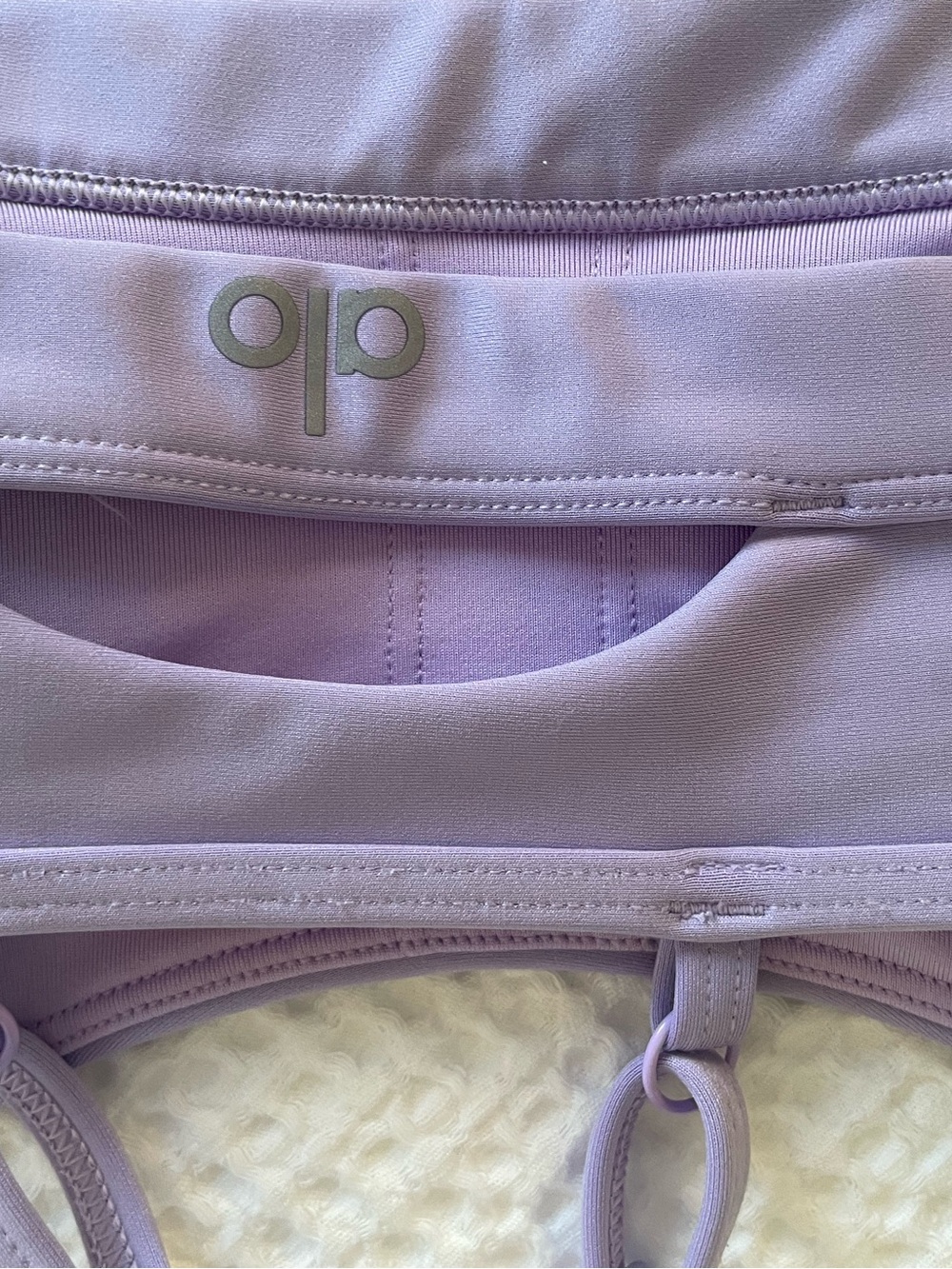 ALO Yoga Airlift Intrigue Bra - Picture 7 of 8